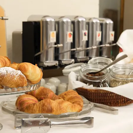 Hotel Casa Santo Nome Di Gesu 3*