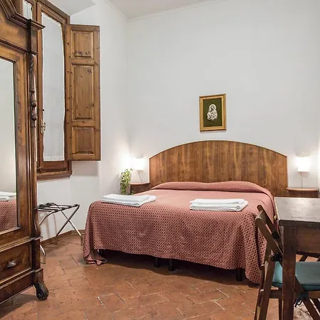 Hotel Casa Santo Nome Di Gesu 3*